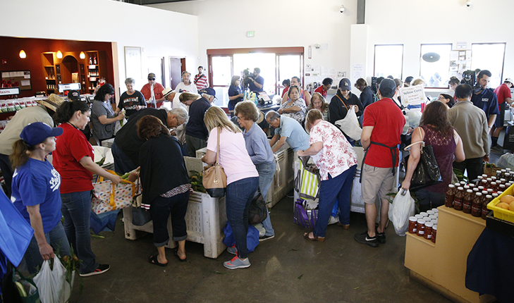 Customers snatch up Fresno State grown sweet corn