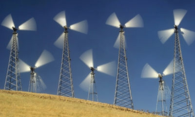 Photo of windmills at Altamont Pass in California