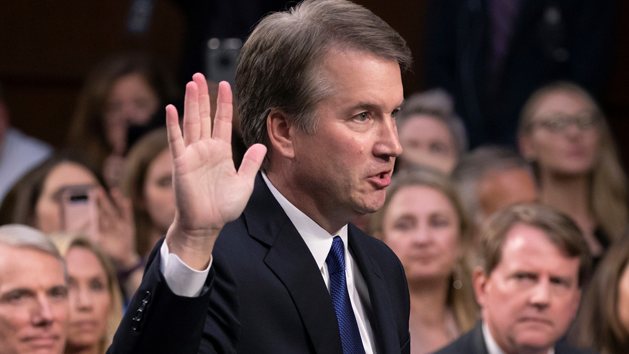 Photo of Brett Kavanaugh waiting to testify