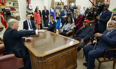 Photo of Kanye West in the Oval Office with Donald Trump