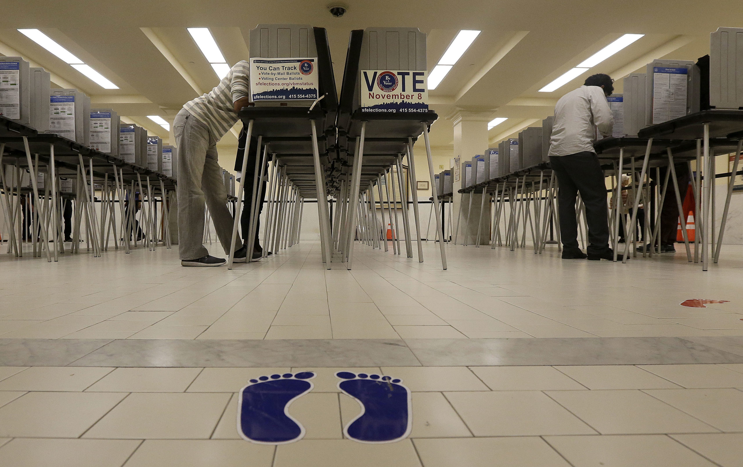 Photo of voters in San Francisco