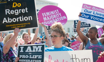 Photo of pro- and anti-abortion protesters
