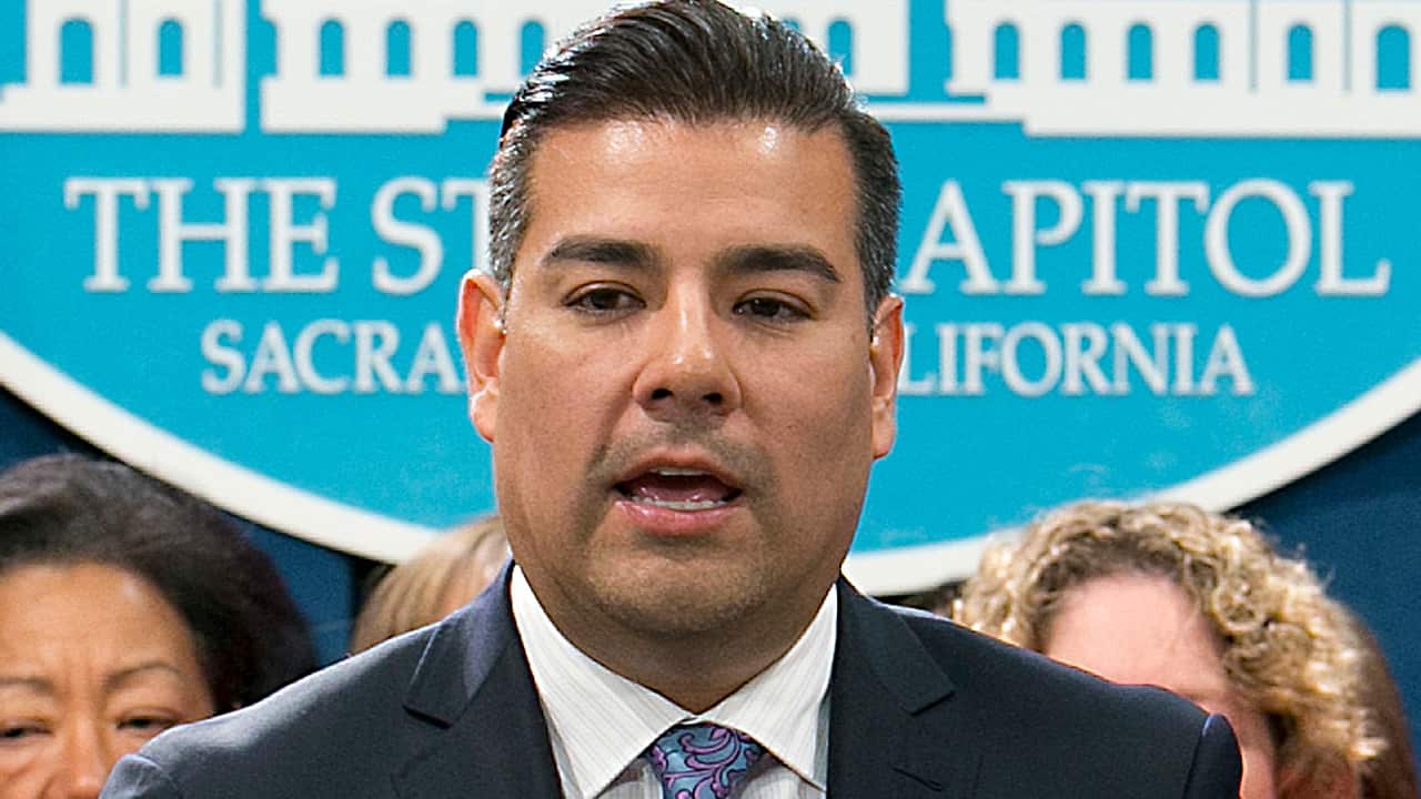 Photo of Ricardo Lara