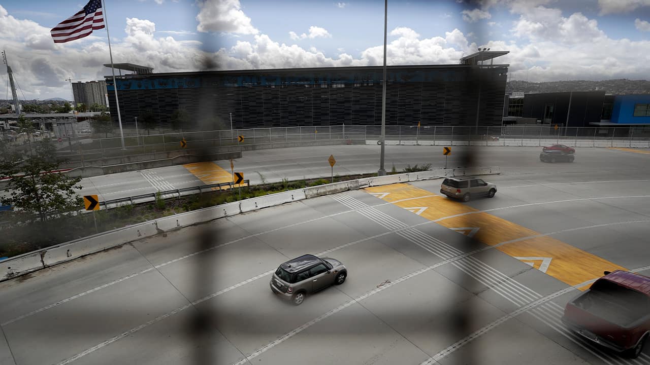 Photo of border between San Diego and Tijuana