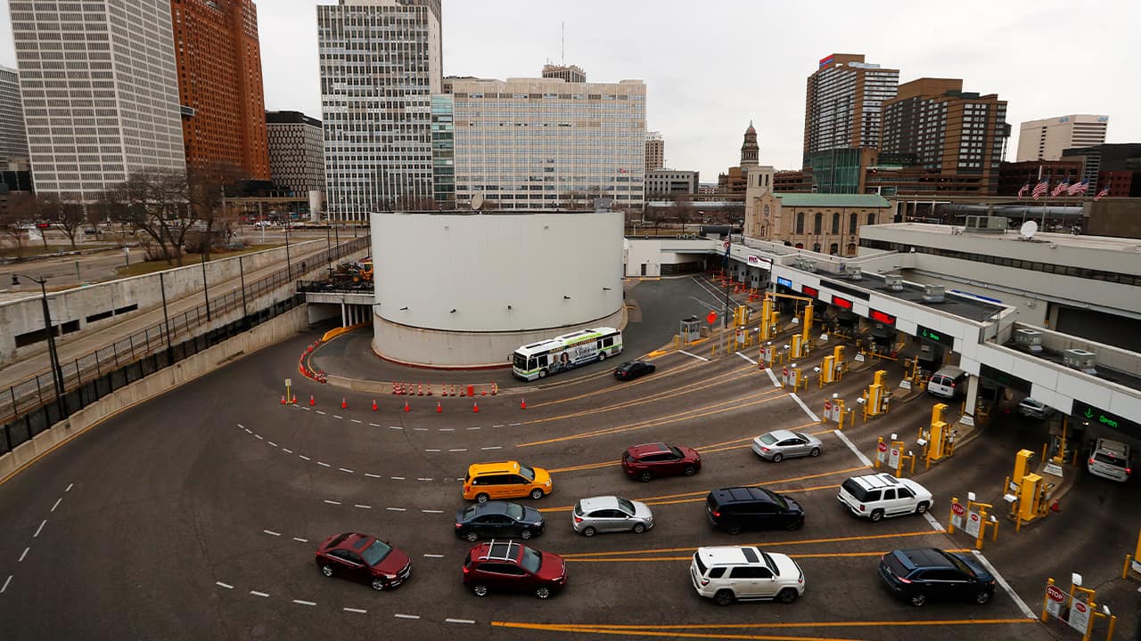 Photo of U.S.-Canadian border in Detroit
