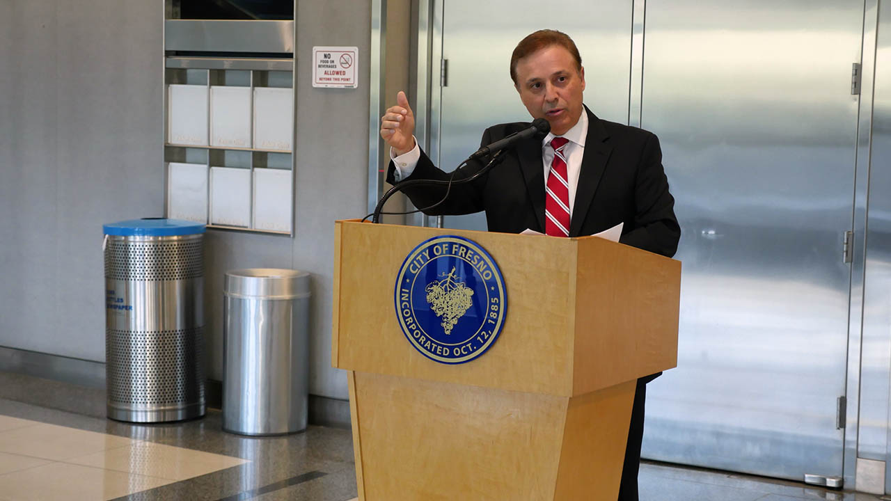 Image of Fresno City Councilman Garry Bredefeld at City Hall news conference on school reopenings