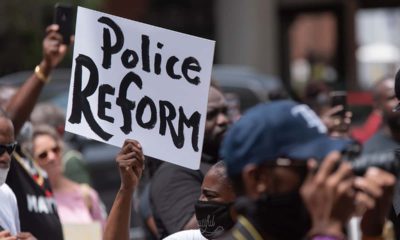 Picture of protesters demanding police reform